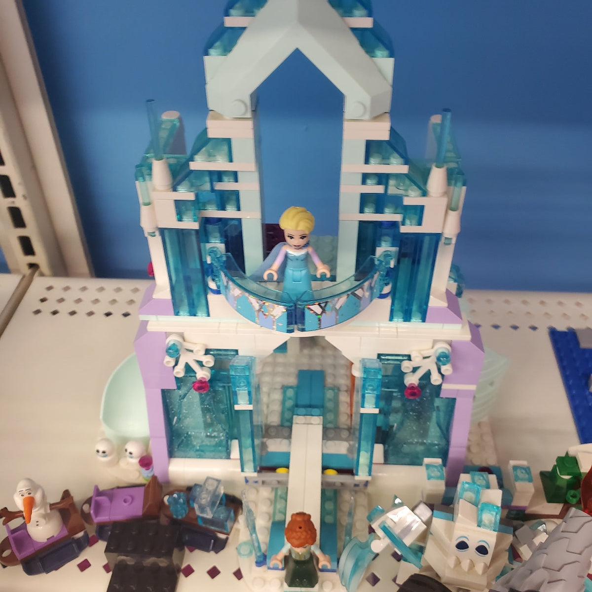 41148 Elsa's Magical Palace (Retired) (Previously Owned) product image 1, provided for visual reference and product detail