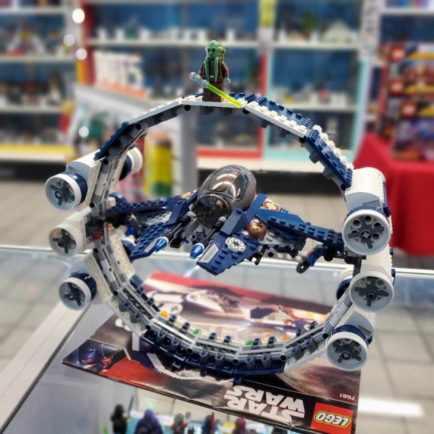 7661 Jedi Starfighter with Hyperdrive Booster Ring (Previously Owned) (Retired) product image 1, provided for visual