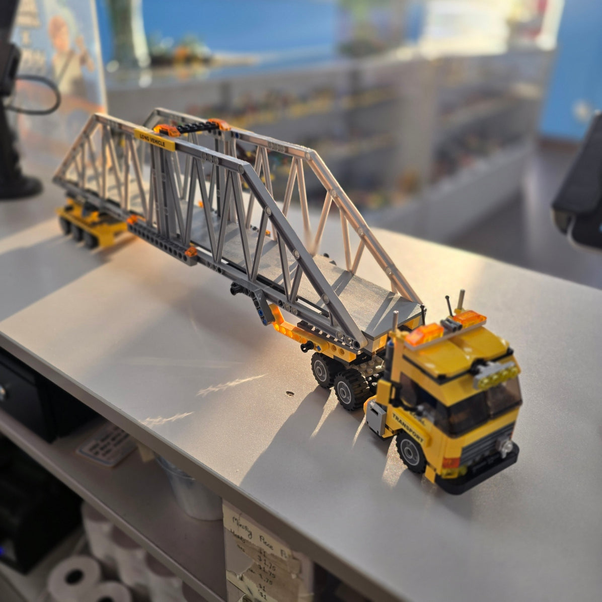 7900 Heavy Loader (Retired) (Previously Owned) product image 1, provided for visual reference and product detail review