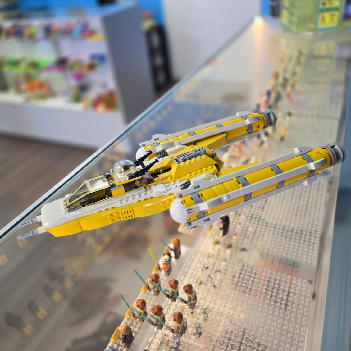 8037 Anakin's Y-wing Starfighter (Retired) (Previously Owned) product image 1, provided for visual reference and product
