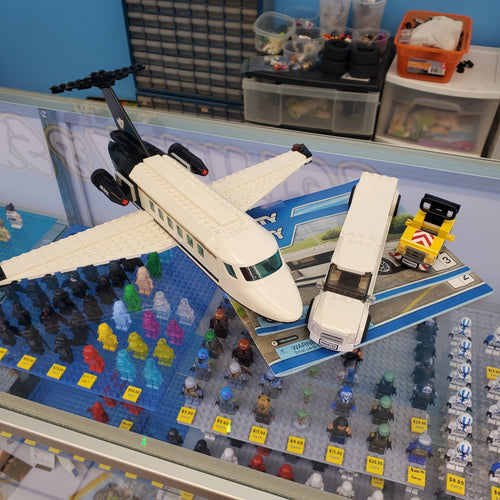 60102 Airport VIP Service (Retired) (Previously Owned) product image 1, provided for visual reference and product detail
