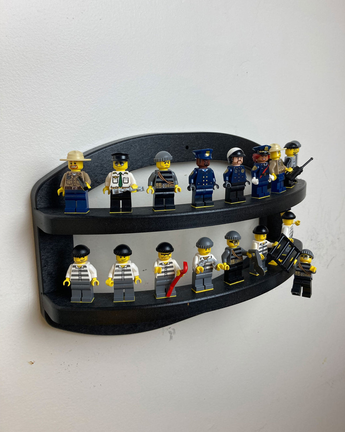 Oval Wall Shelf (Assorted Brick Colors) product image 1, provided for visual reference and product detail review