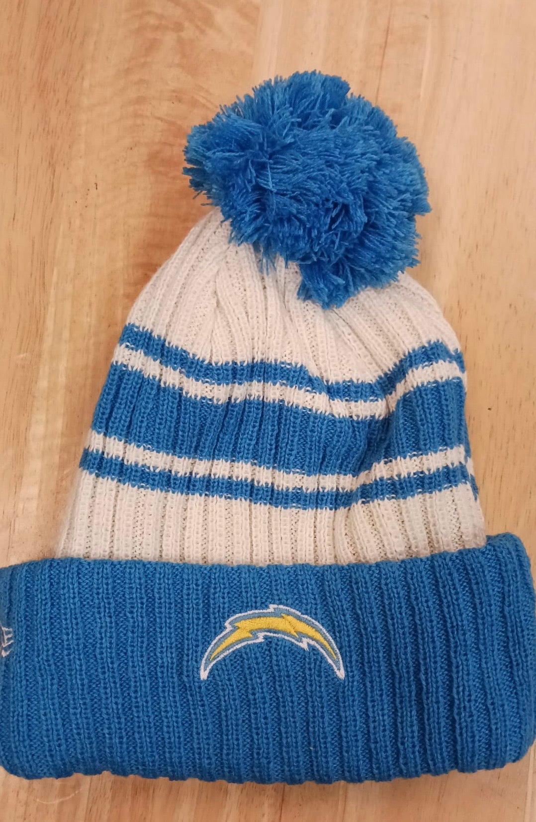 Los Angeles Chargers NFL New Era winter Hat with Pom product image 2