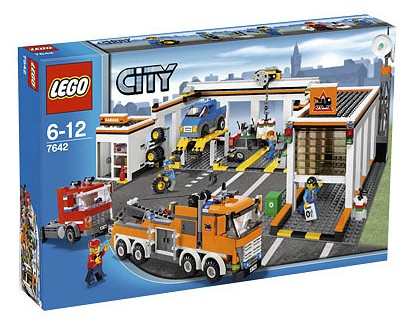 7642 Garage (Retired) LEGO City product image 1, provided for visual reference and product detail review