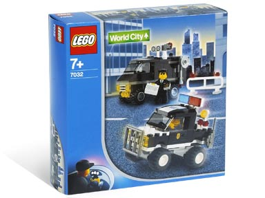 7032 Police 4WD and Undercover Van (Retired) LEGO World City product image 1, provided for visual reference and product