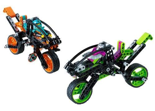 8305 Duel Bikes (Retired) LEGO TECHNIC product image 2, provided for visual reference and product detail review