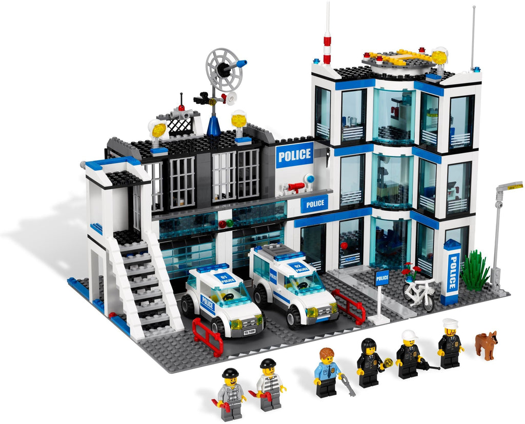 7498 Police Station (Retired) LEGO City product image 2, provided for visual reference and product detail review