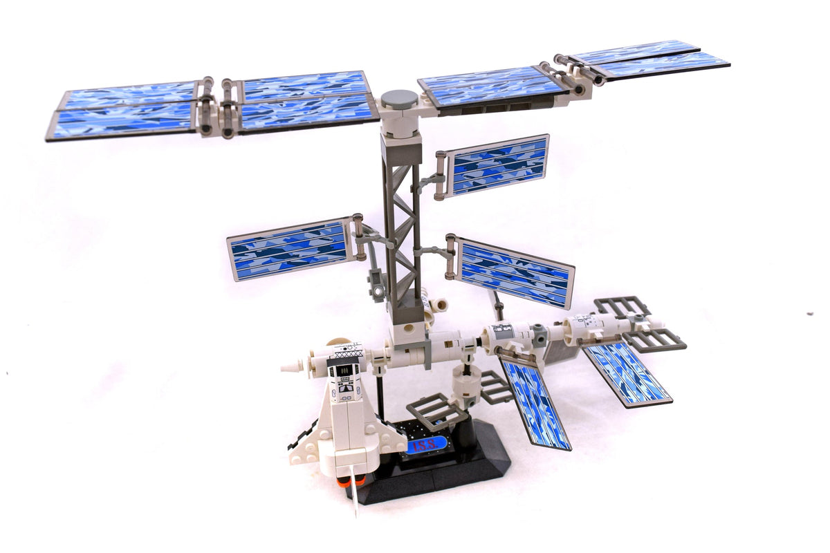 7467 International Space Station (Retired) LEGO Discovery product image 2, provided for visual reference and product detail
