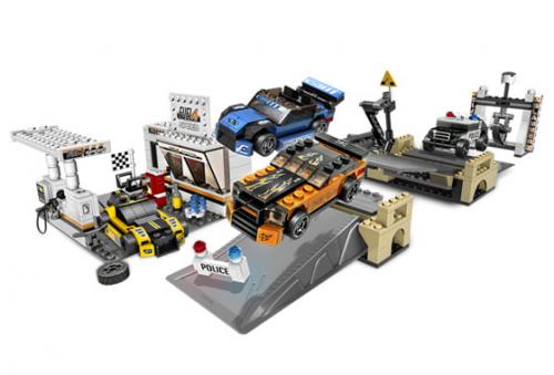 8135 Bridge Chase (Retired) LEGO Racers product image 2, provided for visual reference and product detail review