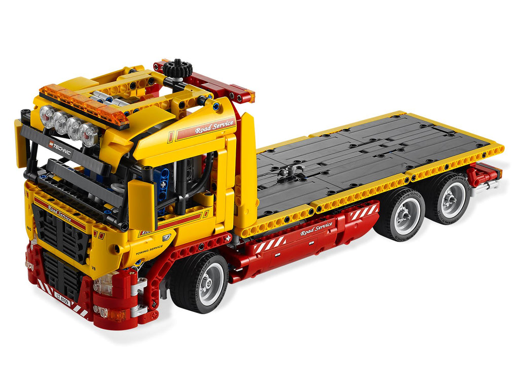 8109 Flatbed Truck (Retired) LEGO TECHNIC product image 2, provided for visual reference and product detail review