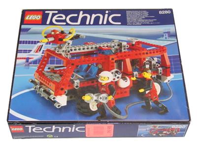 8280 Fire Engine / Fire Response Unit (Retired) LEGO TECHNIC product image 1, provided for visual reference and product