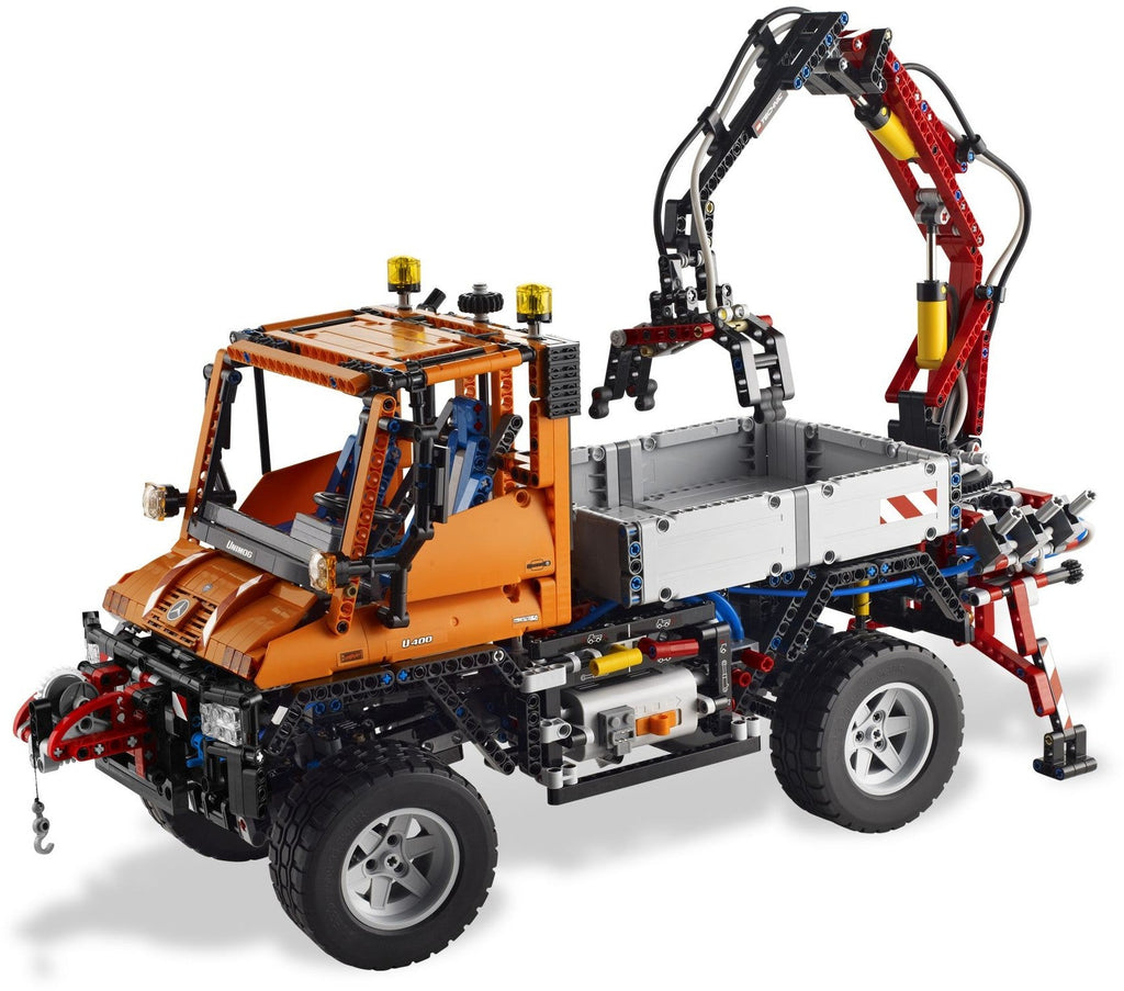 8110 Mercedes-Benz Unimog U 400 (Retired) LEGO TECHNIC product image 2, provided for visual reference and product detail