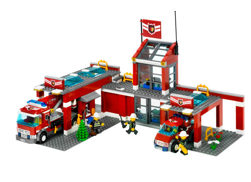 7945 Fire Station (Retired) LEGO City product image 2, provided for visual reference and product detail review