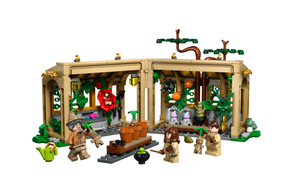 76445 Hogwarts Castle: Herbology Class (Retired) LEGO Harry Potter product image 3, provided for visual reference and