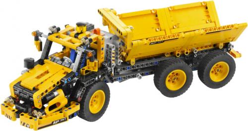 8264 Hauler (Retired) LEGO TECHNIC product image 2, provided for visual reference and product detail review