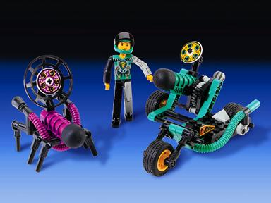 8233 Blue Thunder vs. The Stinger (Retired) LEGO TECHNIC product image 2, provided for visual reference and product detail