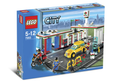 7993 Service Station (Retired) LEGO City product image 1, provided for visual reference and product detail review