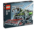 8274 Combine Harvester (Retired) LEGO TECHNIC product image 1, provided for visual reference and product detail review