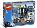 7035 Police HQ (Retired) LEGO World City product image 1, provided for visual reference and product detail review