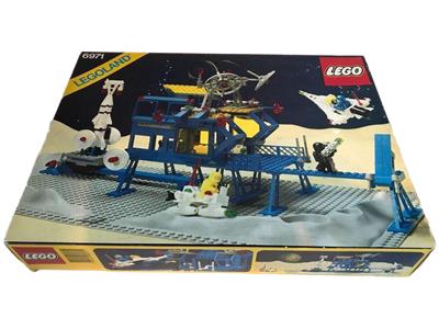 6971 Intergalactic Command Base (Retired) LEGO Space product image 1, provided for visual reference and product detail review