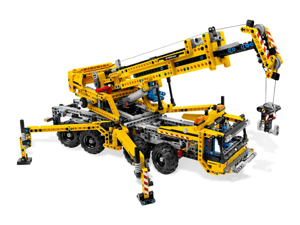 8053 Mobile Crane (Retired) LEGO TECHNIC product image 2, provided for visual reference and product detail review