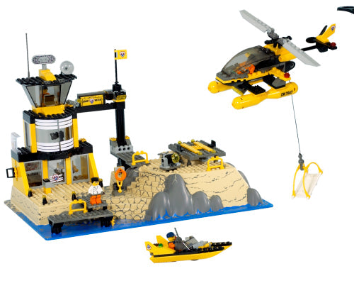7047 Coast Watch HQ (Retired) LEGO Town product image 2, provided for visual reference and product detail review