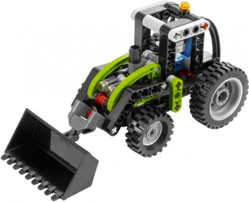 8260 Tractor (Retired) LEGO TECHNIC product image 2, provided for visual reference and product detail review