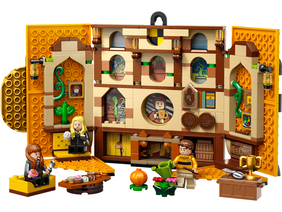 76412 Hufflepuff House Banner (Retired) LEGO Harry Potter product image 2, provided for visual reference and product detail