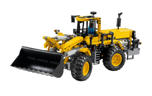 8265 Front Loader (Retired) LEGO TECHNIC product image 2, provided for visual reference and product detail review