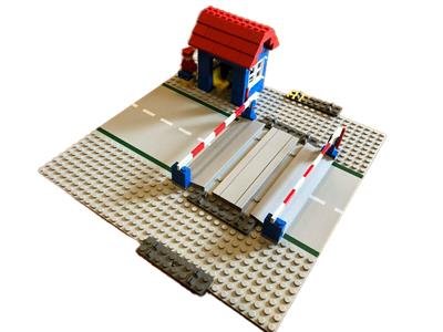 7834 Level Crossing (Retired) LEGO Trains product image 1, provided for visual reference and product detail review