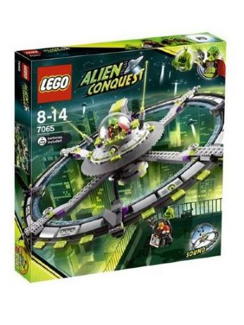 7065 Alien Mothership (Retired) LEGO Space product image 1, provided for visual reference and product detail review