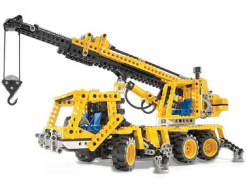 8438 Pneumatic Crane Truck (Retired) LEGO TECHNIC product image 2, provided for visual reference and product detail review