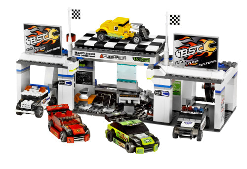 8681 Tuner Garage (Retired) LEGO Racers product image 2, provided for visual reference and product detail review