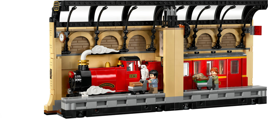76450 Book Nook: Hogwarts Express (Retired) LEGO Harry Potter product image 3, provided for visual reference and product