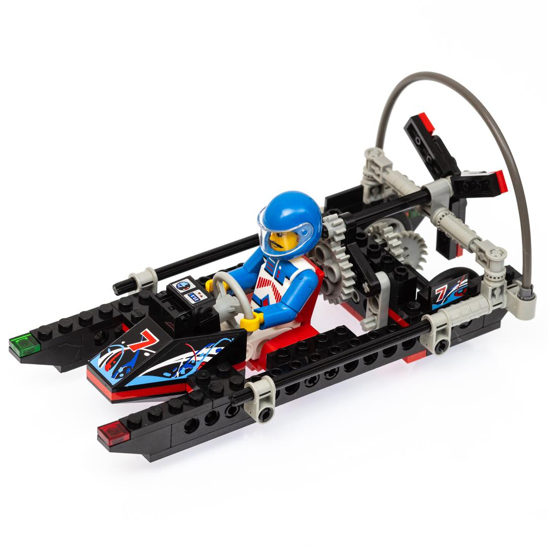8223 Hydrofoil 7 / Powerboat Columbia (Retired) LEGO TECHNIC product image 1, provided for visual reference and product