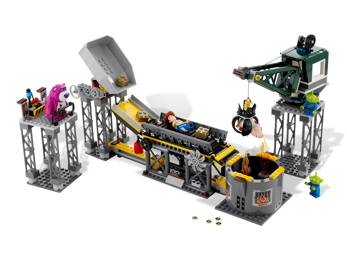 7596 Trash Compactor Escape (Retired) LEGO Toy Story product image 2, provided for visual reference and product detail review