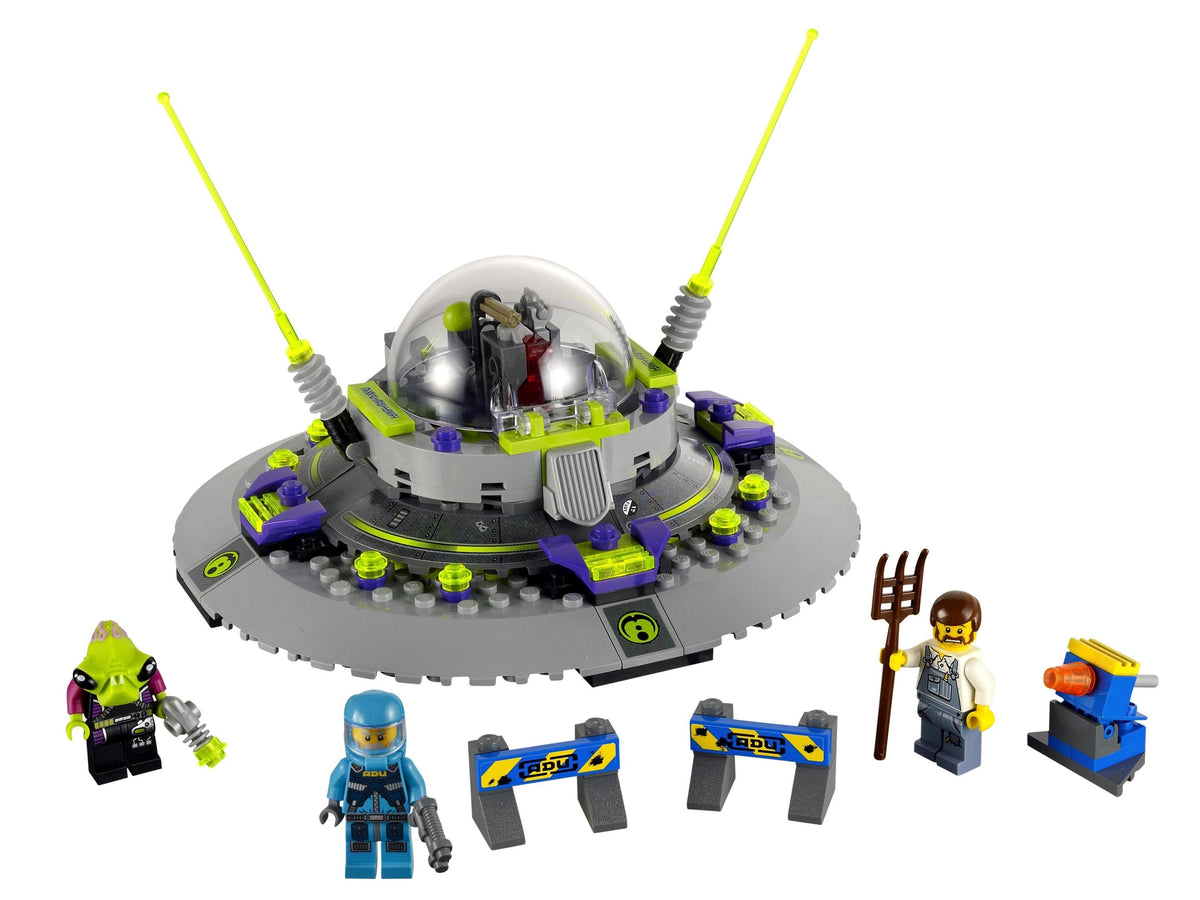 7052 UFO Abduction (Retired) LEGO Space product image 2, provided for visual reference and product detail review