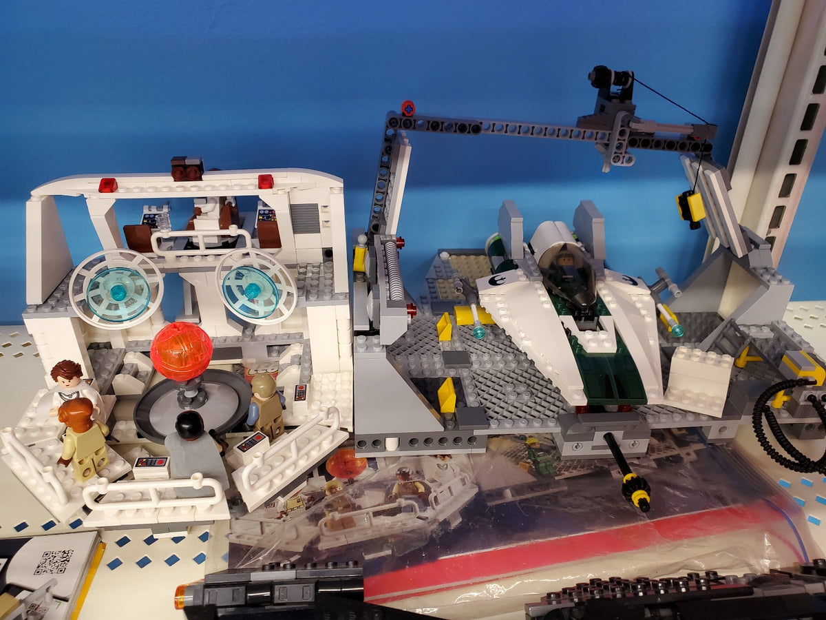 7754 Home One Mon Calamari Star Cruiser (Retired) (Previously Owned) product image 1, provided for visual reference and