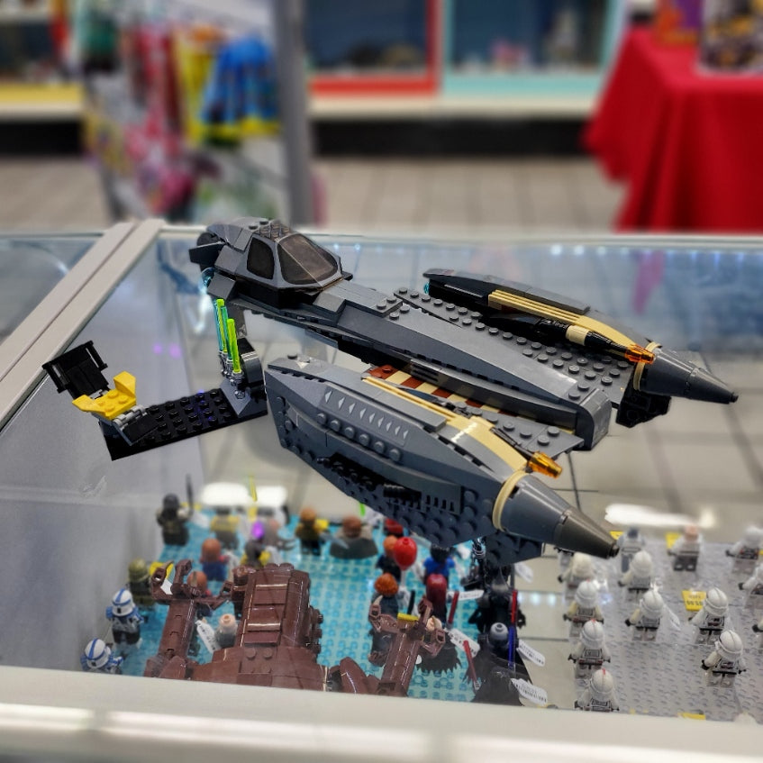 8095 General Grievous' Starfighter (Previously Owned) (Retired) product image 1, provided for visual reference and product