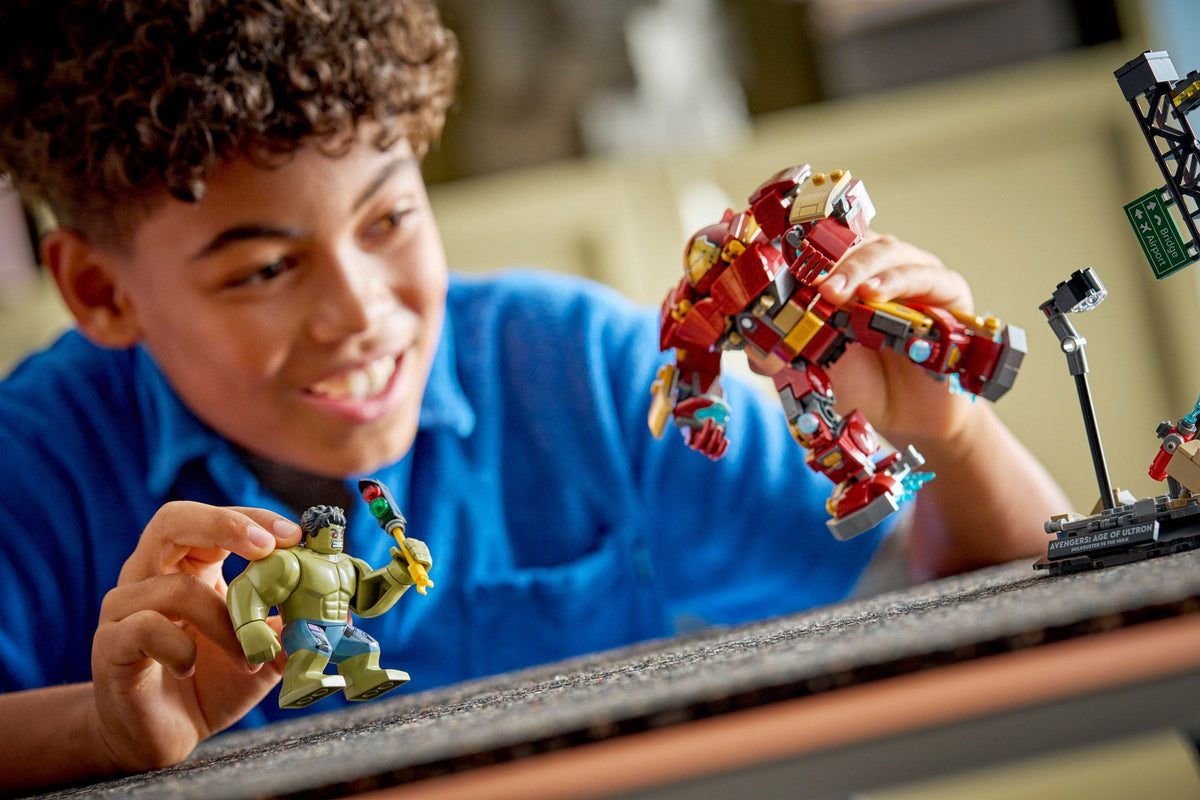 76343 Epic Battle: Hulkbuster vs. The Hulk product image 2, provided for visual reference and product detail review