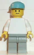 Plain White Torso with White Arms, Light Gray Legs, Maersk Blue Cap (pln053) product image 1, provided for visual reference